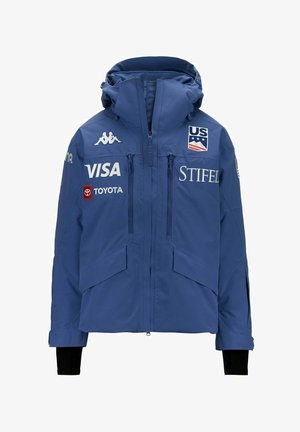 Giacca impermeabile blu con cappuccio, dotata di tasche con zip, polsini elasticizzati e loghi di Visa, Toyota e Stifel ben visibili.