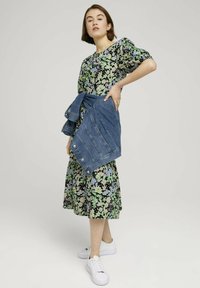 TOM TAILOR DENIM Freizeitkleid - flower print
