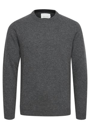 Suéter de punto gris con cuello redondo, mangas largas y puños acanalados. Textura suave sin patrones ni adornos. Corte casual.