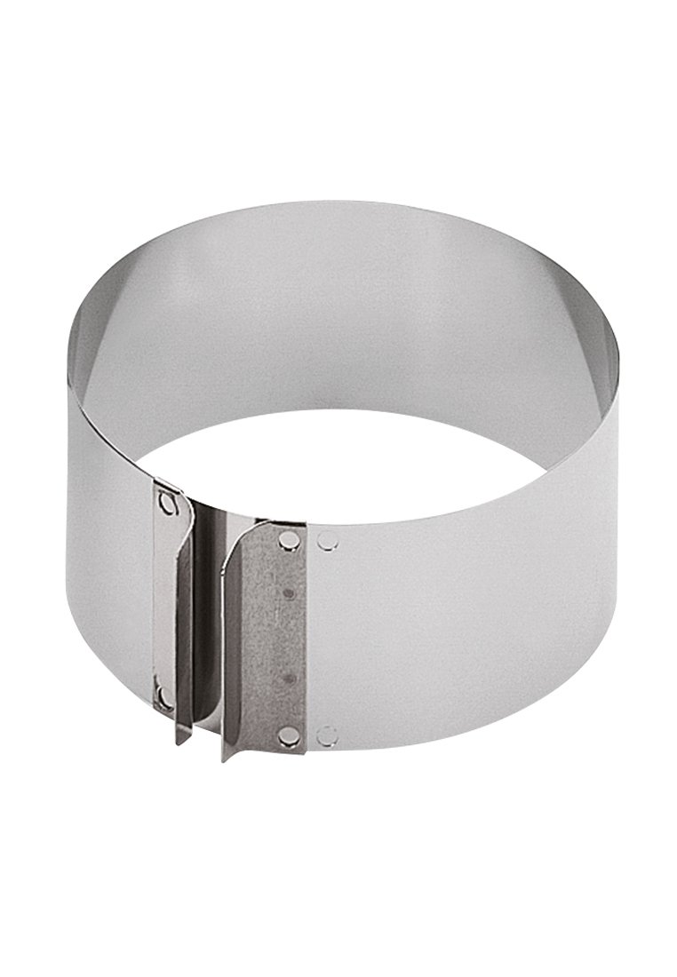 Kuchenring aus Edelstahl, kreisförmige Form mit glatter Oberfläche, verfügt über einen seitlichen Verschluss für einen verstellbaren Durchmesser. Polierte Oberfläche für eine einfache Reinigung.