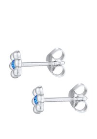 Silverfärgade studs i form av blommor med blå kristallaccenter. Har en slät yta med en polerad finish och säkra fjärilsspännen.