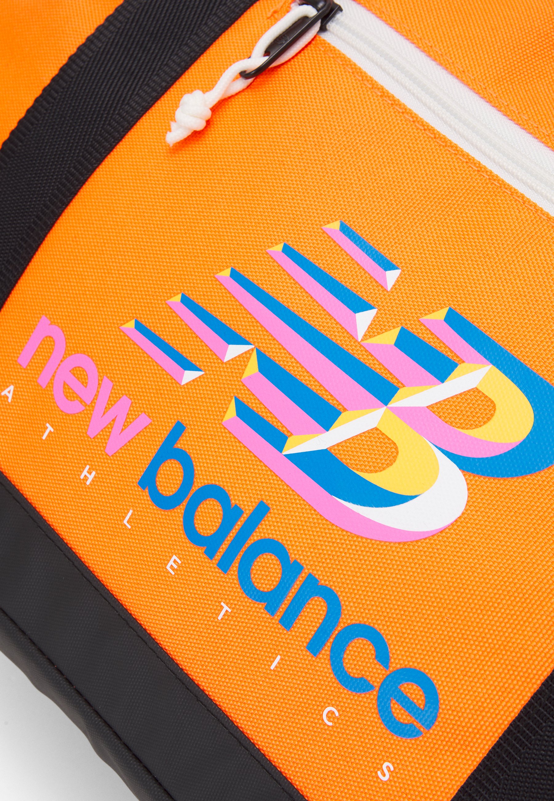 New Balance URBAN DUFFEL UNISEX - Bolsa de deporte - vibrant orange/naranja  - Zalando.es
