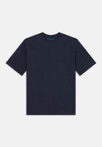 En ensfarvet mørk marineblå T-shirt med kort ærme og rund hals, lagt fladt på en hvid baggrund.