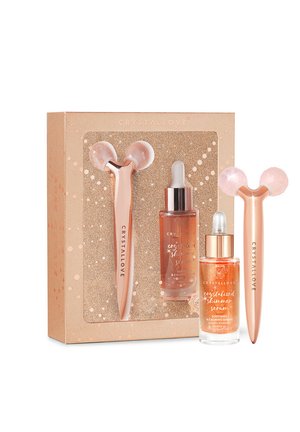 CRYSTALLOVE CRYSTALLOVE   ROSE QUARTZ 3D LIFT & SCULPT SET - MASAŻER LIFTINGUJĄCY I SERUM - LIMITED EDITION - Zestaw do pielęgnacji - -