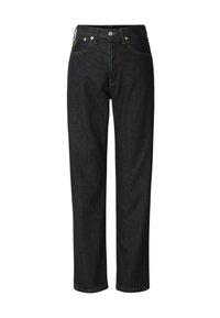 Schwarze Straight-Leg-Jeans mit fünf Taschen, Gürtelschlaufen und Knopfverschluss, vor einem weißen Hintergrund gezeigt.