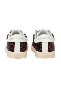 Le Temps Des Cerises Baskets basses - rouge