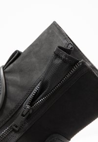 UGG Botines - black