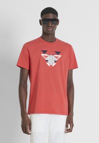Unselected, coral