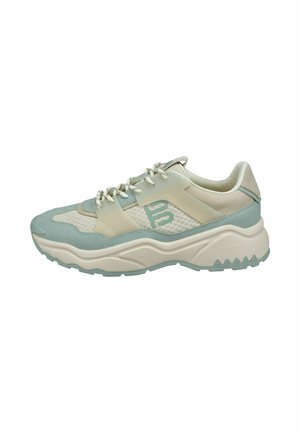 Sneaker mit einem hellbeigen Mesh-Obermaterial und Mintgrün-Details, strukturierten Seitenpaneelen und einer dicken weißen Sohle mit gezackten Kanten.