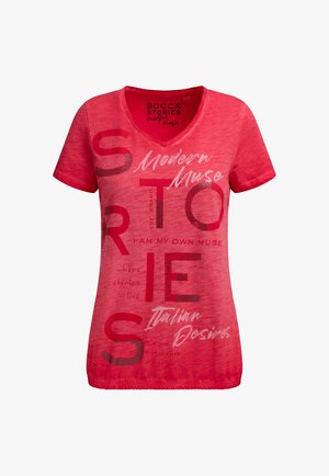 Soccx, SOCCX T-SHIRT V-NECK MIT FOLIENPRINT UND ELASTIKSAUM - T-Shirt print - red orange