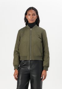 TOM TAILOR DENIM QUILTED BOMBER - Bomber Jacket - grape leaf green