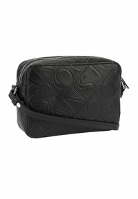 Borsa a tracolla in pelle nera con motivo goffrato, chiusura a zip, tracolla regolabile e forma rettangolare. Superficie testurizzata e ferramenta argentata.