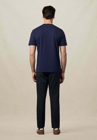 Hackett London Triko s potiskem - ink blue