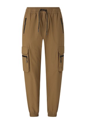 Brune cargobukser med elastisk talje og manchetter, sort snøre, lynlåslommer i siden og klaplommer med lynlåse på lårene.