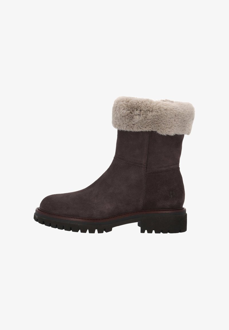 Stivale alla caviglia in suede marrone scuro con suola nera spessa e risvolto in pelliccia sintetica beige.