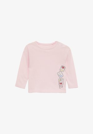 Hellrosa Langarm-Babyshirt mit drei kleinen bunten Stempeln und dem Text "Sonnige Tage kommen" unten rechts.
