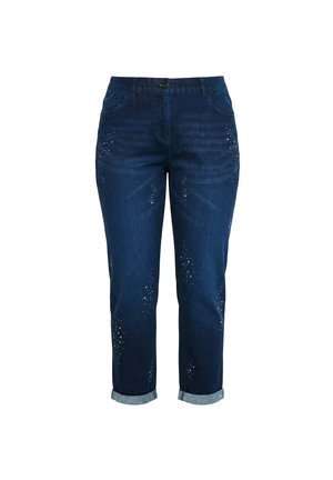 Ulla Popken, RIVET DETAIL STRETCH FIT BOYFRIEND JEANS - Jeans Tapered Fit - dark blue denim