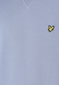 Lyle & Scott CREW NECK - Melegítőfelső - crafted blue