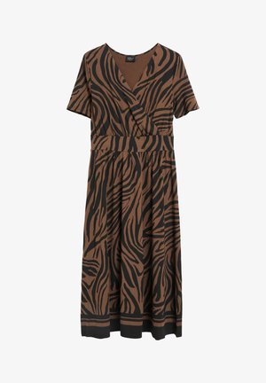 Robe midi rayée zèbre marron et noire, manches courtes, col en V croisé et taille définie.