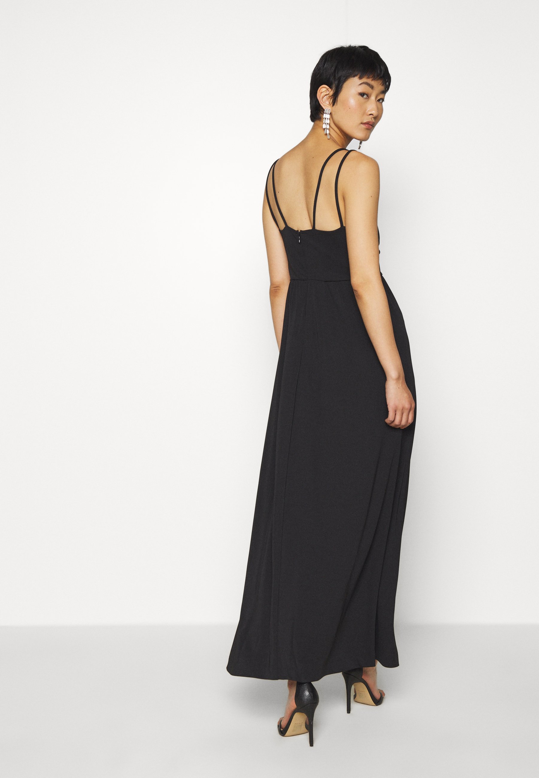 Banana Republic STRAPPY MATTE Maxikjole black Zalando.no Banana Republic DOUBLE V COLUMN - Jerseykjole - black