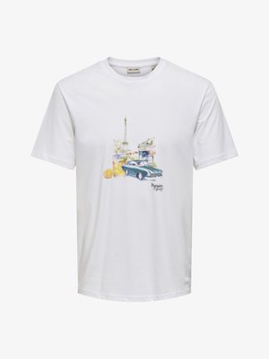 Wit T-shirt met print van de Eiffeltoren, oldtimer, oranje drankje met bloem en de tekst "Parisien Lifestyle" middenvoor.