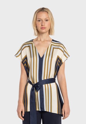 Blouse à motif floral avec des rayures crème, bleu marine et or. Elle présente un col en V, des manches courtes et une ceinture nouée à la taille pour une coupe décontractée.