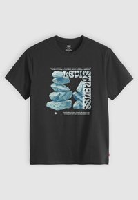 Neselectat, abstract rock formation jet black