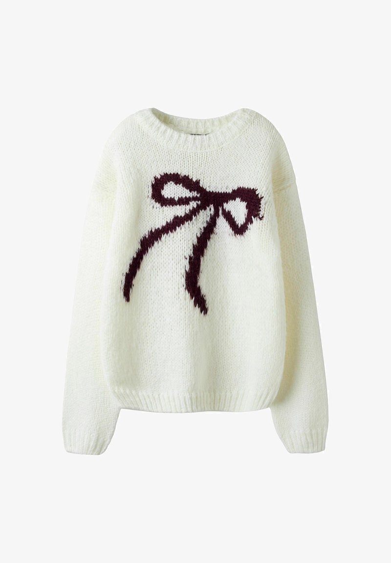 Maglione crema realizzato in tessuto a maglia, con un design di fiocco borgogna scuro sul davanti, scollatura rotonda e polsini e orlo a coste.