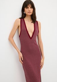 adL V-NECK - Pouzdrové šaty - striped burgundy