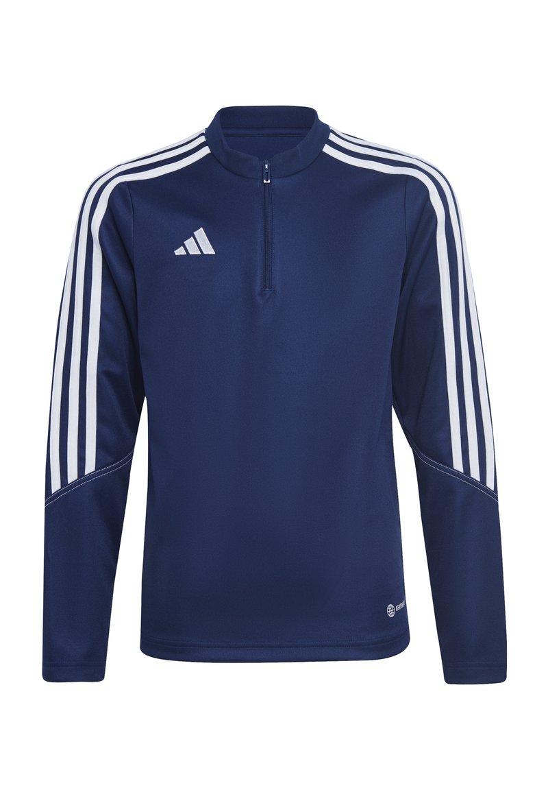 Maglia sportiva a manica lunga di colore blu navy con zip a quarto. Presenta tre strisce bianche su ciascun spalla e un logo Adidas sul petto.