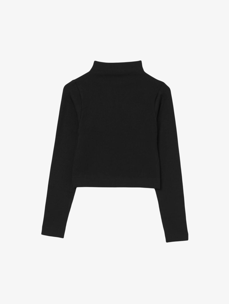 Pull en col roulé noir, côtelé et court avec des manches longues. Texture lisse, design ajusté avec un col haut.