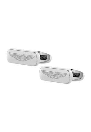 Para prostokątnych, wypolerowanych srebrnych spinek do mankietów z grawerowanym logo Aston Martin, przedstawiającym stylizowane skrzydła i nazwę marki.