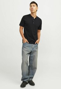 Jack & Jones PREMIUM BLUNIXS HENLEY - Paprasti marškinėliai - black