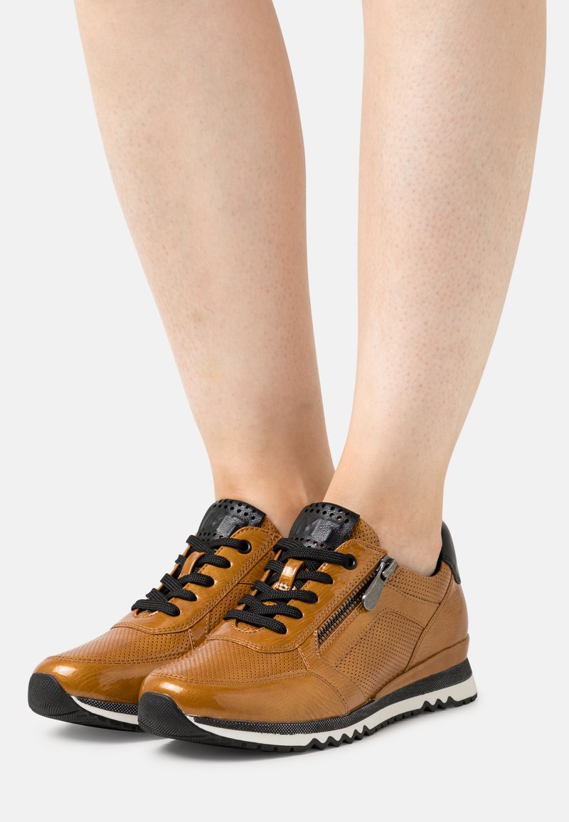 Marco Tozzi Sneaker low - saffron
