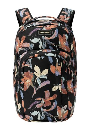 Mochila negra con patrones florales multicolores, correas de hombro acolchadas, bolsillo frontal con cremallera y etiqueta de la marca Dakine en la parte superior frontal.