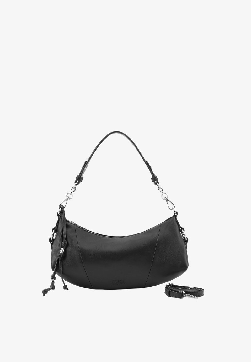 Sac à bandoulière en cuir noir avec fermeture éclair incurvée, bandoulière amovible et pompons décoratifs en nœuds sur fond blanc.