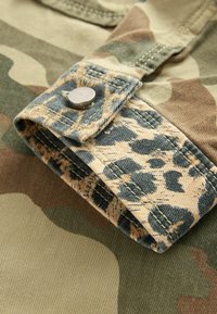 smALLSAINTS Traper jakna - camouflage