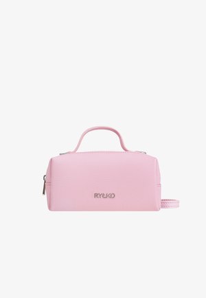 Mała prostokątna różowa skórzana torebka z pojedynczym górnym uchwytem, bocznym zamkiem błyskawicznym i srebrnym logo "RYŁKO" z przodu.