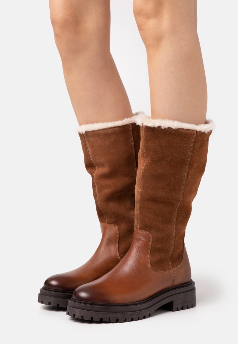 Geox Zimní obuv - cognac