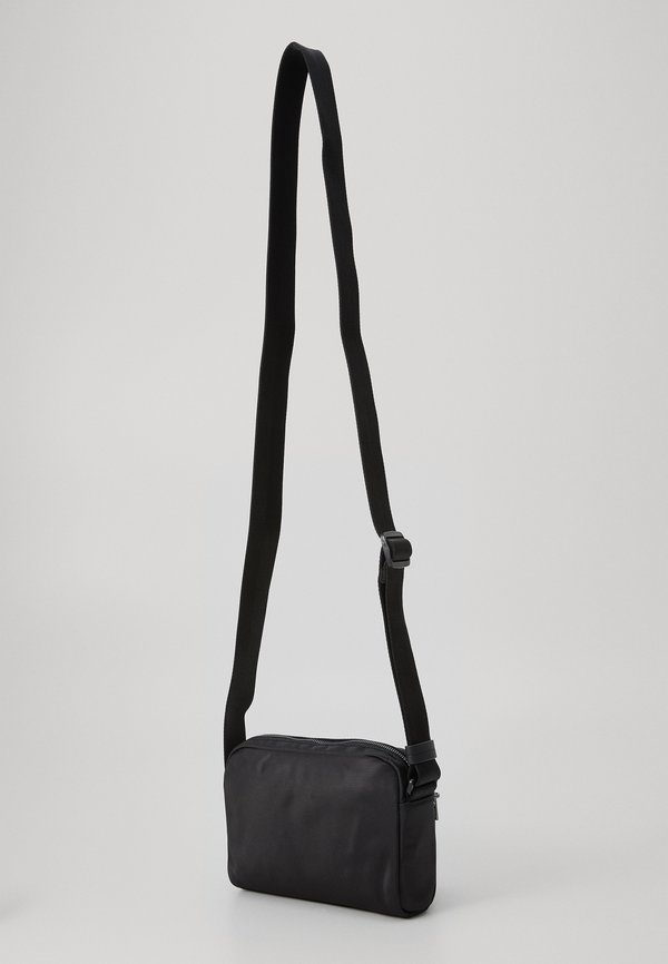 QUANTIC - Cross body bag4