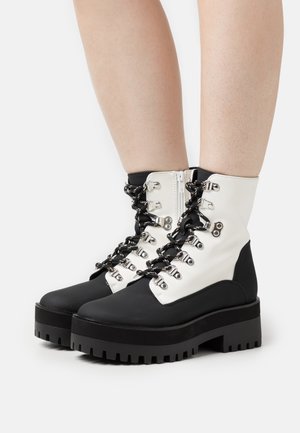 Even&Odd Stivaletti stringati - white