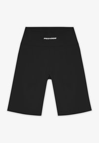 Svarta sportshorts med elastisk midja har en slät, matt yta och en vit "PEGADOR"-logotyp på framsidan.