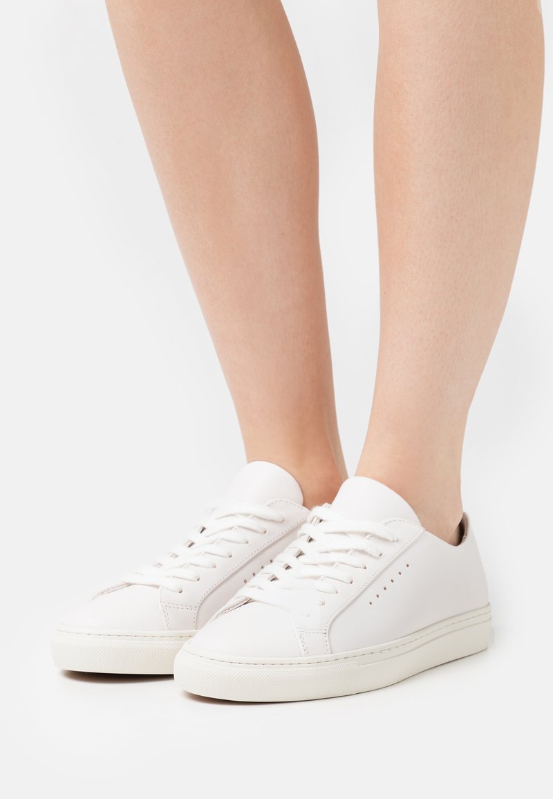 Filippa K KATE Sneaker low white/weiß Zalando.ch