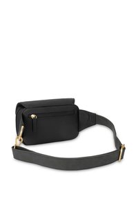 Černá crossbody taška má strukturovaný povrch, přední zipovou kapsu a odnímatelný popruh se zlatým kovovým zdobením.