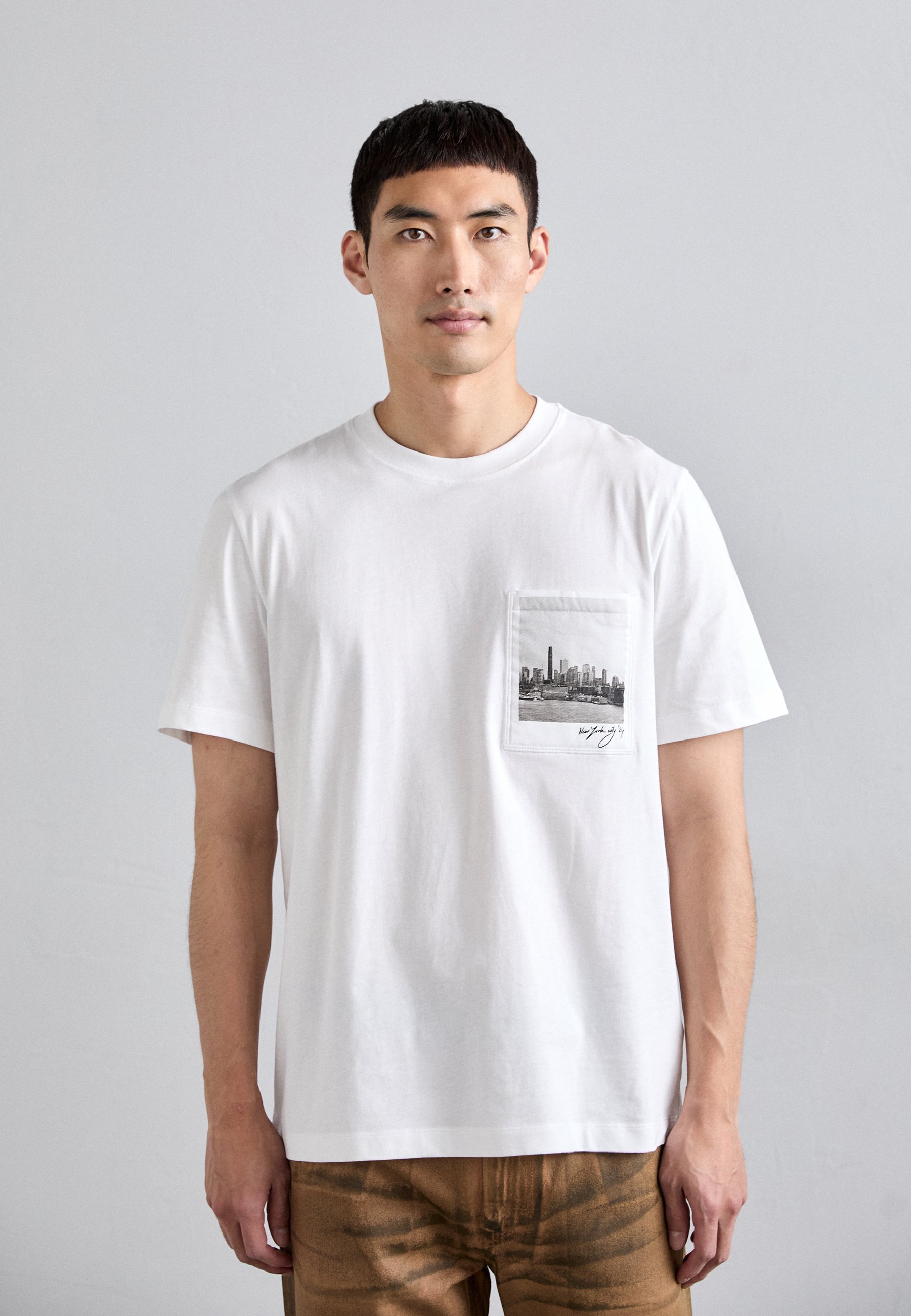 【関税込み】Helmut Lang ホワイト Skyline Postcard Tシャツ Helmut Lang Postcard Skyline Short Sleeve T-Shirt in White