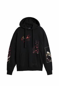Sort hoodie med farverig broderi af kirsebærblomster, et bjerg og en fugl. Indeholder en forreste lomme og snoretræk i hætten.