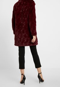 VILA Klassisk frakke - dark red