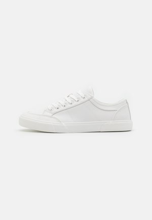 Sneakersy niskie