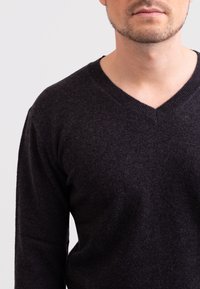 CASH-MERE V-AUSSCHNITT - Strickpullover - dunkel anthrazit
