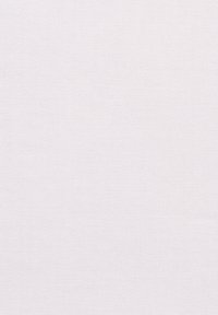 Hellgrauer, fest gewebter Stoff mit glatter Oberfläche. Besitzt einen dezenten Glanz und ein minimales Muster, ideal für Polsterungen oder Vorhänge.